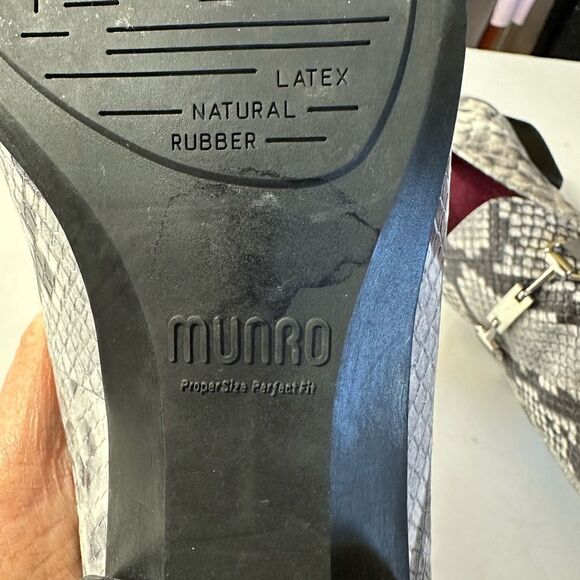 MUNRO Women's Harrison III Leather Reptile Print Loafers Gray/Black Size 10.5 - Picture 11 of 13